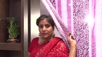 Blouse Cleavage Aunty
