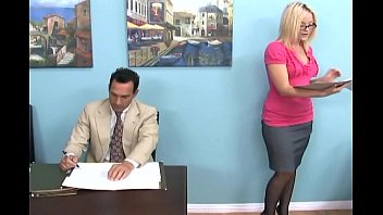 Office Lady With Glasses Sucking Guy While Toes Sucked Giving Footjob Cum To Pantyhose On The Couch In The Office
