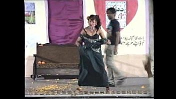 Desi Topless Mujra