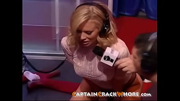 Jenna Jameson Gets Her Pink Pussy Licked