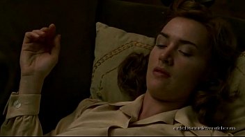 Kate Winslet Hairy Pussy