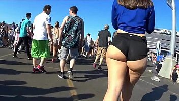 Teen Bikini Ass Walk Porn