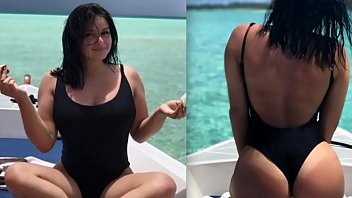 Hommage Ariel Winter 8