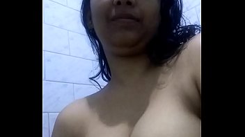 Mulher tirando a roupa xvideos