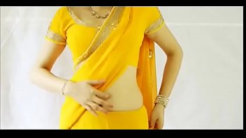 Saree Cleavage Videos