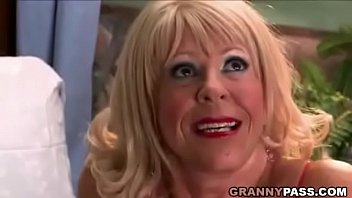 Porn Blonde Granny Anale
