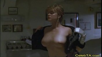 Erika Eleniak Nude Pics