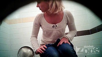 Voyeur Girl With Beautiful Bottom In The Toilet.
