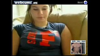 18 Yo Babe Gets Horny On Omegle