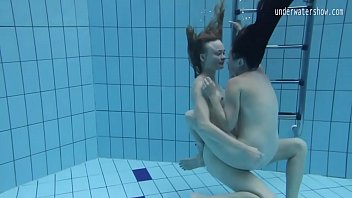 2 Lesbian Fuck Underwater Porn