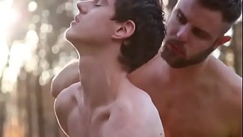 Dans Les Bois Gay Porn