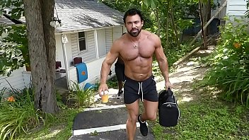 Pumping Muscle Gay Porn