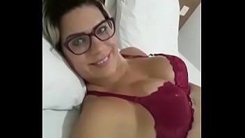Novinha gostosa trepando se acabando na pica