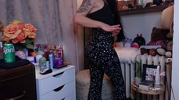 A Sexy Spandex Pants Of Beautiful Zarrah