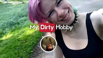 Amateur Girl Gets Dirty In Park