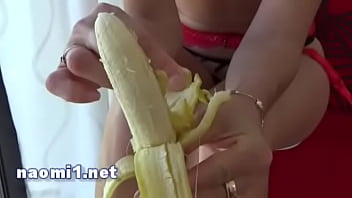 Naomi Cruch Une Banane Sale