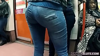Skinny Jeans Candid