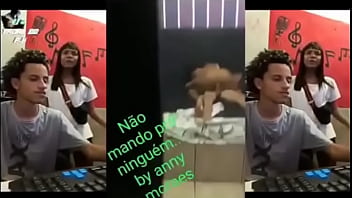 MC pipoquinha dando