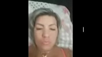 Dona de casa se exibindo