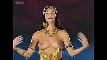 Stefania Orlando Retromarsh 01 - Tette Titts Seins Bande Strip Oops