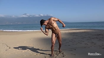 Gay Bodybuilders Beach Porn Pics