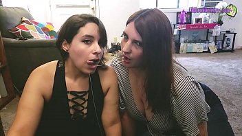 3D Lesbians Decide To Suck Dick