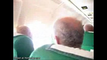 Masturbandose En El Avion