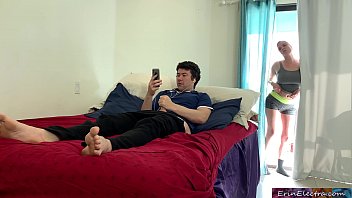 Boyfriend Caught Hot Mom Girlfriend Masturbate Porn