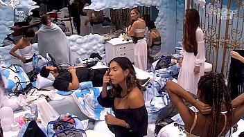 Ex Bbb Clara Pelada