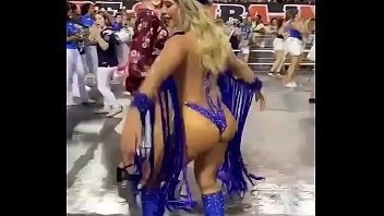 Ana Paula Minerato Chaude Au Carnaval