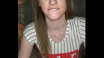 Vadia sentando gostoso no caralho duro do dotado enquanto ele geme