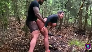 Porno En El Bosque