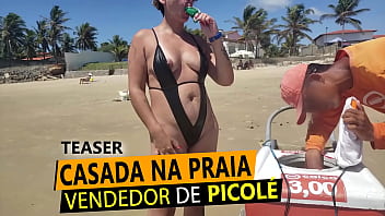 Anita pagando peitinho