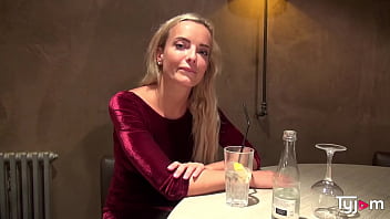 La Superbe Blonde Végétalienne Victoria Pure Veut Ouvrir Un Restaurant Et Se Fait Baiser Dans Le Cul