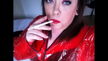 Fat Uk Slut In Pvc Mac Fumer