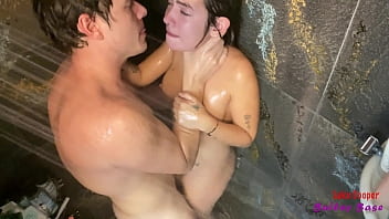 Couple Fuckin In The Shower