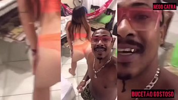 Caiu na net video porno na favela com gostosa dando a xota