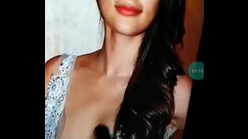 Pooja Hegde Cum Hommage Énorme Éjaculation Massive Sur Son Visage