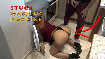 Femme Coincée Dans La Machine A Laver Porno