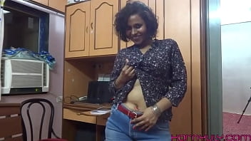 Indian Maid With No Panties - Amateurs