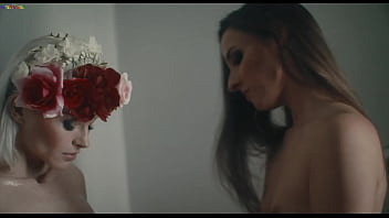 Mixedx - La Belle-Mère Perverse Amirah Adara Utilise La Minuscule Zazie Skymm Pour Ses Besoins Sexuels