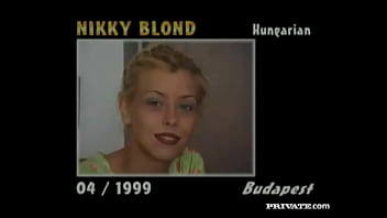 La Jeune Femme Blonde Sexy Nikky Obtient Beaucoup D'aCtion Hardcore Lors De Son Casting