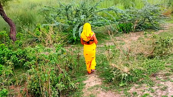 Sexe En Plein Air Indien Dans Le Village De Saree Jaune Sexe Dans La Jungle