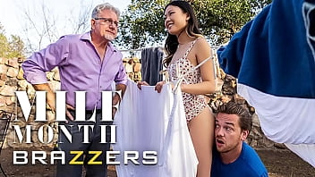 Chloe Cherry & Kyle Mason In Not What She Expected - Brazzers