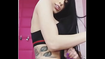 MC Mirella transando com mulher