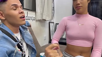 Ana paula bbb pagando peitinho