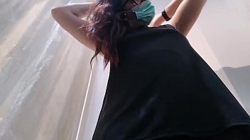 妈妈中午没穿内裤睡觉 一