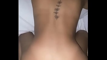 Natalia fudendo a gostosa tatooada