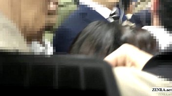 As colegiais japonesas sendo calientes no bus