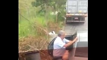 Pastor comendo irmã